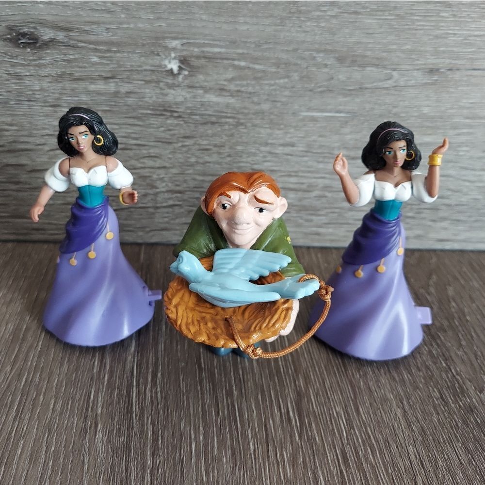 Disney Hunchback of Notre Dame Toy Figures- Quasimodo & Esmeralda
